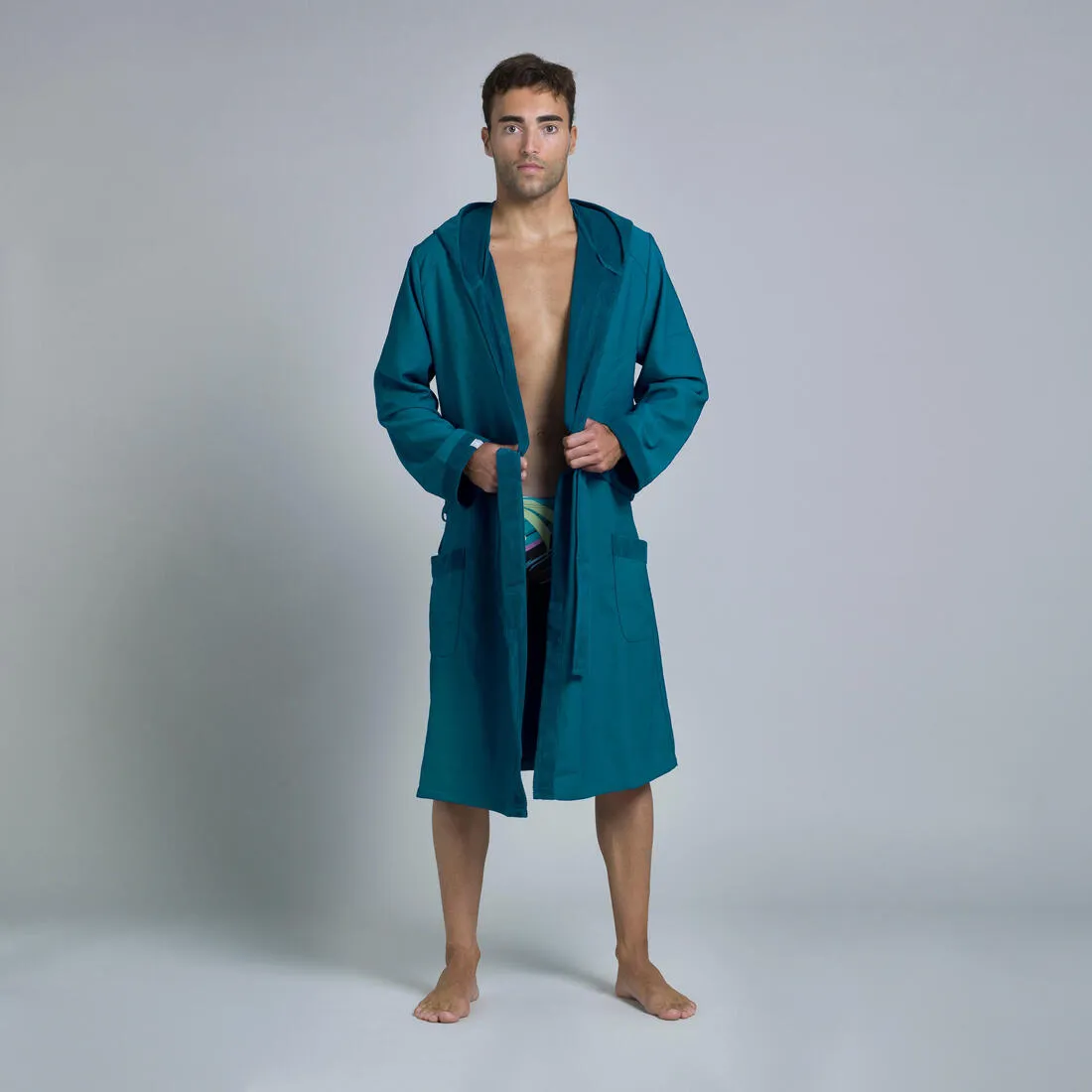 MEN'S COMPACT POOL BATHROBE
