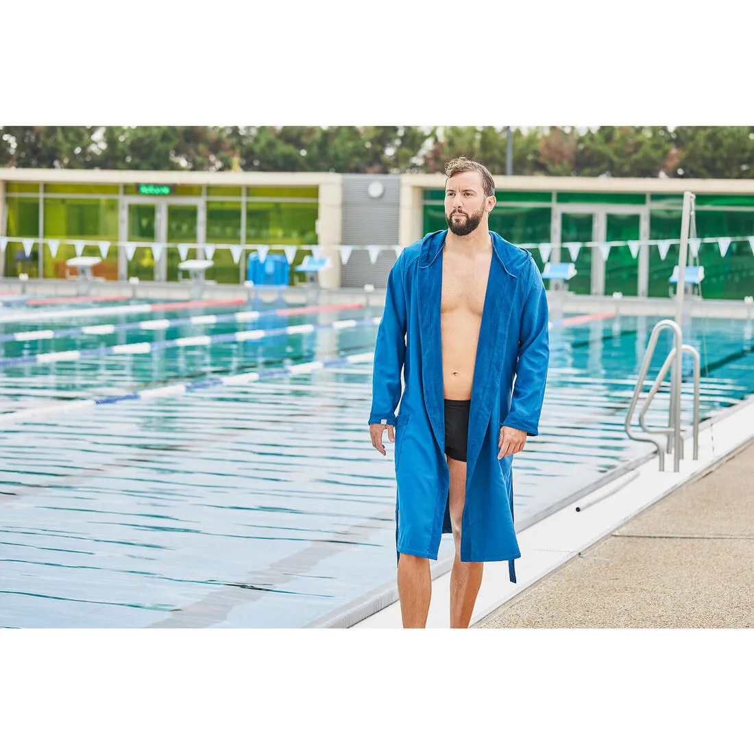 MEN'S COMPACT POOL BATHROBE