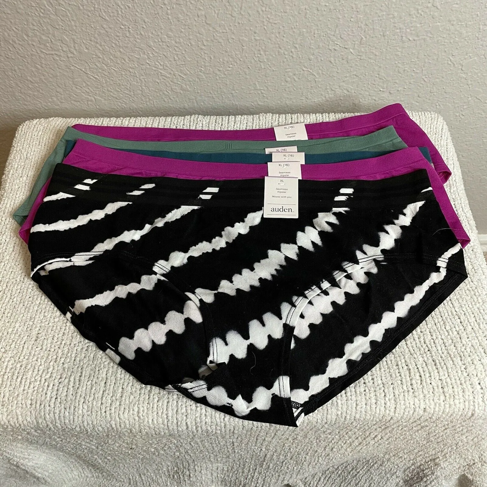 Seamless Hipster Underwear